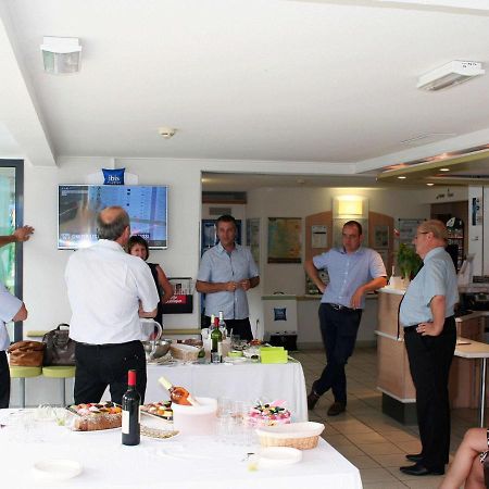ibis budget Niort - La Crèche Esterno foto