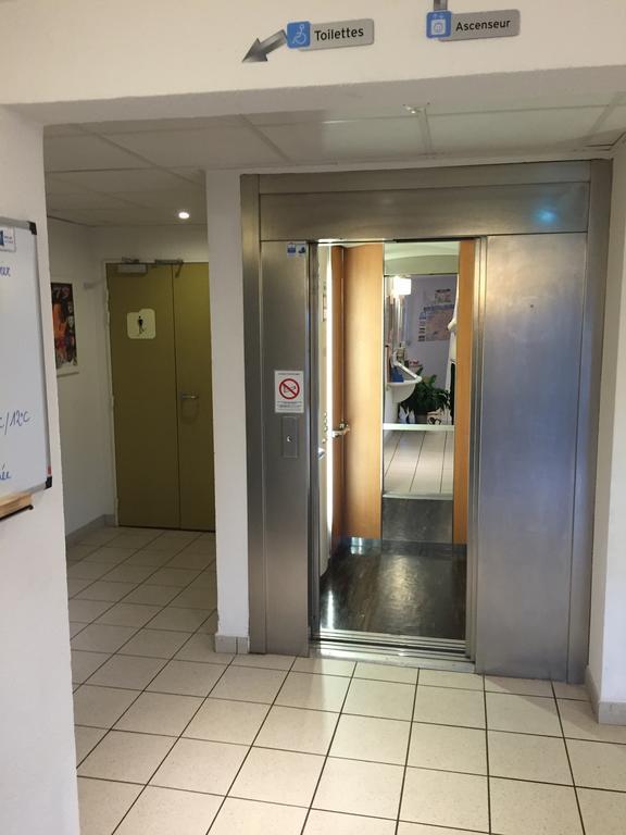 ibis budget Niort - La Crèche Esterno foto