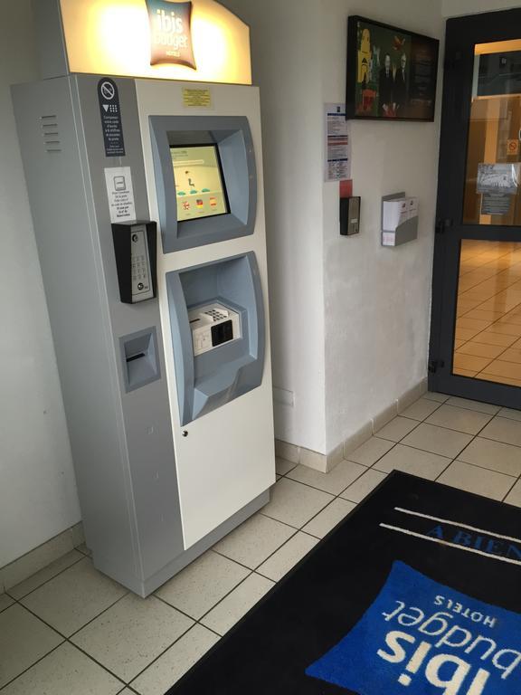 ibis budget Niort - La Crèche Esterno foto