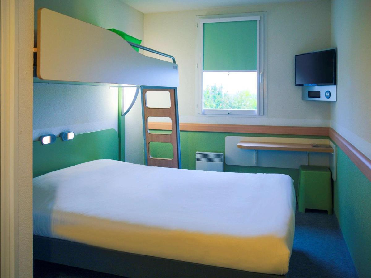 ibis budget Niort - La Crèche Esterno foto