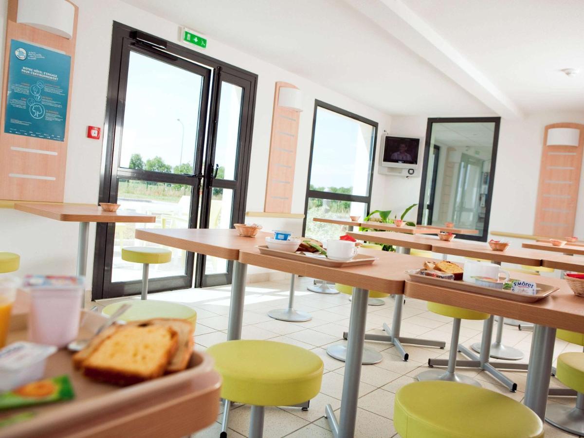 ibis budget Niort - La Crèche Esterno foto